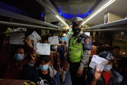 Polisi Badung: ratusan penumpang tanpa antigen di Terminal Mengwi