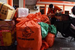 Kiriman Paket Pos Meningkat Jelang Lebaran