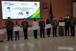 BPJAMSOSTEK serahkan 1.711 beasiswa kepada ahli waris di Jabar