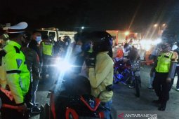 Larangan mudik, ratusan kendaraan pemudik diputar balik di Karawang