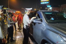 Puluhan kendaraan diputar balik di jalur perbatasan Kabupaten Tangerang