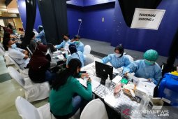8.100 pedagang di Serpong ikuti vaksinasi dosis kedua