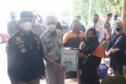 Jasa Raharja salurkan 100 paket sembako untuk warga Jambi