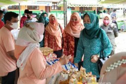 Disdagri Tanah Bumbu laksanakan operasi pasar di Teluk Payang