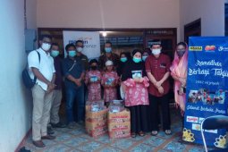 MTF bagi takjil untuk panti asuhan dan masjid di Bandung