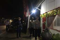 Kapolres Langkat tinjau pos pengamanan dan penyekatan tengah malam
