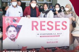 Bang Dhin reses bagikan ribuan paket sembako di Tanbu Kalsel