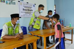 Harita Nickel santuni 200 anak yatim di Halmahera Selatan