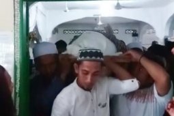 Ribuan warga antar jenazah Abu Matang Perlak ke pemakaman