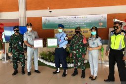 Di Bali, Jasa Raharja beri bingkisan ke petugas penyekatan mudik