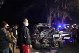 Tabrakan Kijang lawan bus  renggut dua korban meninggal