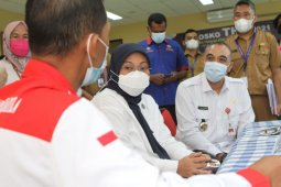Menaker dengar keluhan buruh soal pengusaha curang di posko pengaduan THR