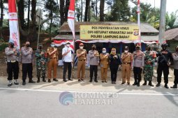 Bupati Lampung Barat dan Wakapolda cek posko penyekatan di Pinusan