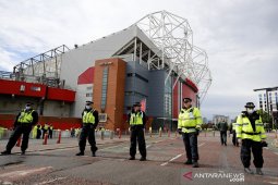 Komplek stadion Old Trafford dijaga ketat jelang MU vs Leicester