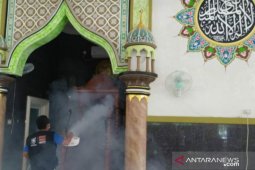 PT Timah bersama relawan COVID-19 Simpul Babel fogging disinfektan rumah ibadah