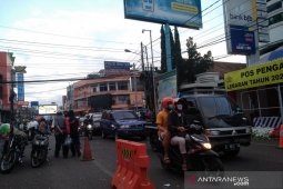 Jalan perkotaan di Garut macet jelang malam takbiran