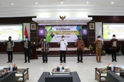 BPK Jatim  serahkan LHP LKPD empat pemerintah daerah