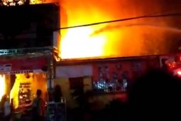 Toko onderdil motor di Madiun ludes terbakar saat malam takbiran