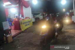 Jalur utama Puncak-Cianjur Selasa malam sepi dari kendaraan pemudik