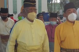 Pemangku Sultan Deli Shalat Id Masjid  Raya Al-Mashun Medan