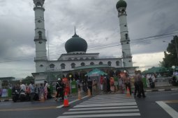 Pengurus masjid di Pangkalpinang tiadakan tradisi "nganggung" usai Shalat Id