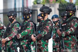 Empat anggota TNI yang terluka di Pegunungan Bintang dievakuasi
