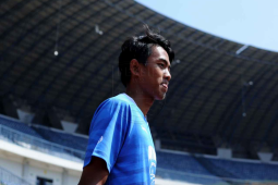 Bek muda Persib Kakang Rudianto rayakan Lebaran di kampung