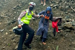 Ini  Tiga titik longsor tutupi badan jalan di Gayo Lues