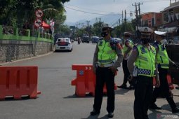 Polres tutup jalur menuju Puncak-Cipanas dari Cianjur