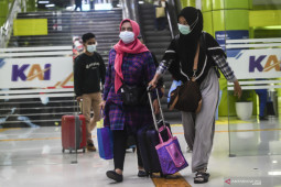 9 jadwal perjalanan kereta dari Stasiun Senen dan Gambir dibatalkan selama PPKM