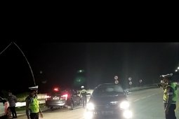 Bus dan mobil pribadi diputarbalik dari Gerbang Tol Sp Pematang Mesuji