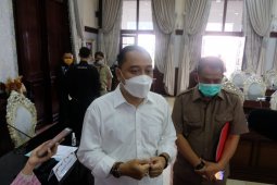 Wali Kota Eri ajak pegawai Pemkot Surabaya jadi orang tua asuh anak MBR