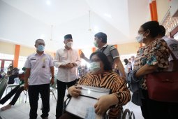 Warga Surabaya terbantu adanya terobosan dalam pelayanan adminduk