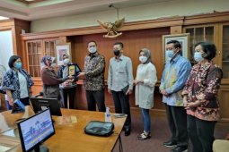 Bapemperda DPRD Provinsi Jambi dalami materi pencabutan Perda