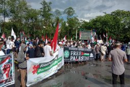 Ribuan warga Kalbar turun ke jalan serukan bela Palestina