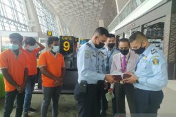 Sebanyak tiga WNA Sri Lanka dideportasi ke negara asal