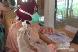Warga lansia di Madiun giliran jalani vaksinasi COVID-19