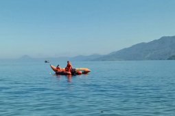 Tim SAR cari wisatawan tenggelam di Danau Toba