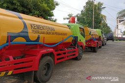 Kementerian PUPR salurkan air bersih untuk korban banjir di Mukomuko