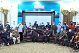 Wali kota bersama wawali rakor camat dan lurah di rumah dinas