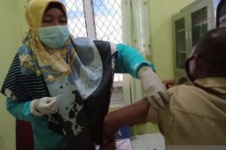 150 guru SMA/SMK di Bangka Tengah divaksin
