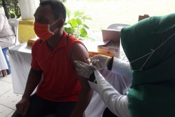 Pemkab dan Polres Langkat lakukan vaksinasi kepada lansia dan guru