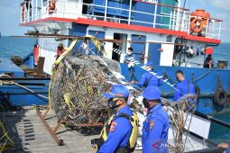 Polda Babel turunkan rumpon di perairan Pulau Ketawai