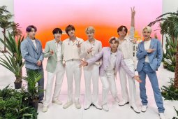 BTS tampil bawakan "Butter"  bersama Megan Thee Stallion di AMA 2021