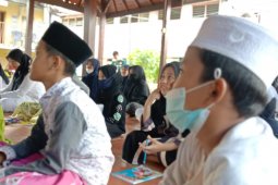 SMP Muhammadiyah 2 beri pengalaman siswa untuk mengajar melalui "Sosial Edufun"