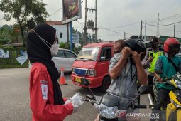 PMI Kota Cilegon sebar ratusan paket PHBS untuk pengendara