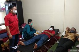 Sumbang 50 kantong darah ke UTD Palang Merah Indonesia