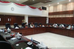 100 RTS Kota Tual dapat bantuan penyambungan listrik gratis, begini penjelasannya