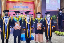 ULM cetak dua doktor ketika melepas 1.113 lulusan di wisuda ke-101