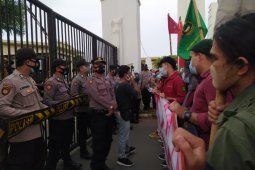 Mahasiswa Banten gelar aksi tuntut penegak hukum tuntaskan kasus korupsi